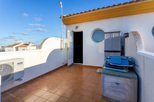 Pool-side Townhouse In Cabo Roig