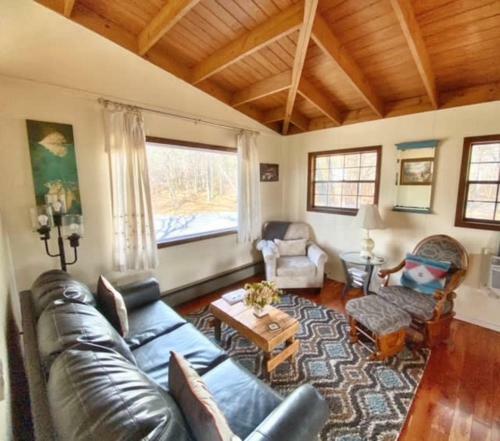 Tree House Cabin - The Original