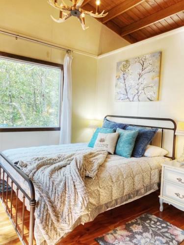 Tree House Cabin - The Original