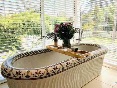 Greywoods: The Hamptons Of Daylesford