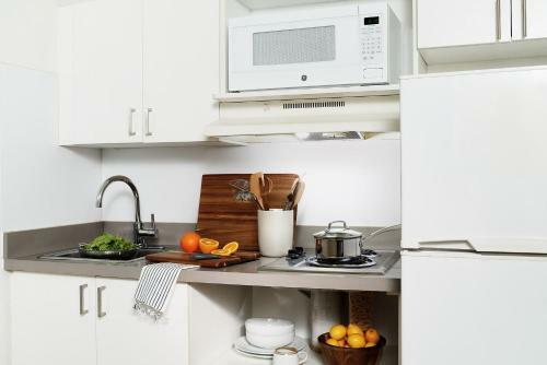 Hotel Intown Suites Extended Stay Mobile