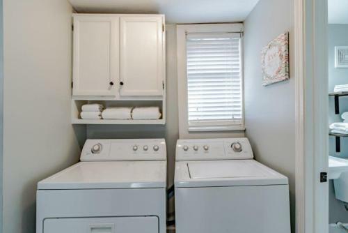 Apartamento Dauphin District Darling #4 Downtown, Dining