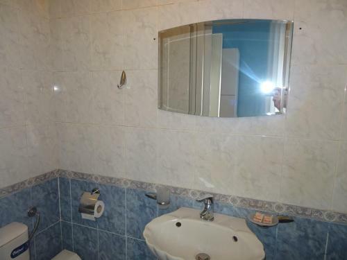 Hostal ???? ?? ????? ??-??-??**
