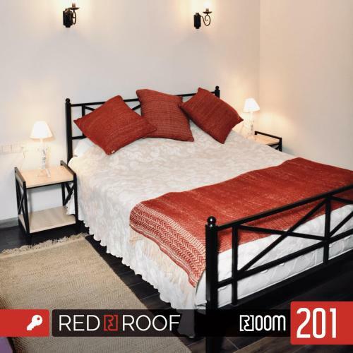 Hostal Redroof Country House Hotel