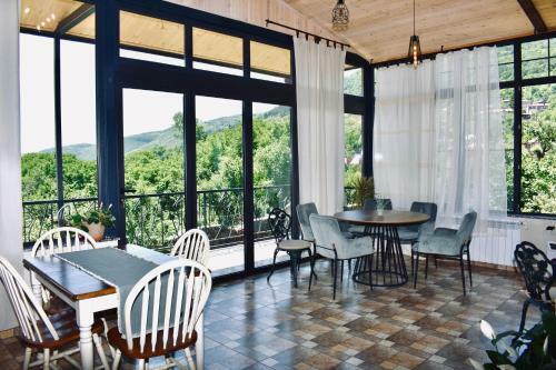 Hostal Redroof Country House Hotel