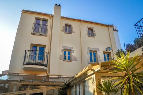 Can Felip Apartments