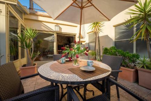Can Felip Apartments