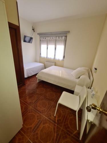 Hostal El Vasco Rooms