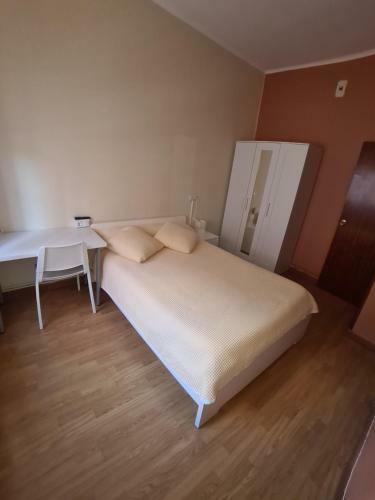 Hostal El Vasco Rooms