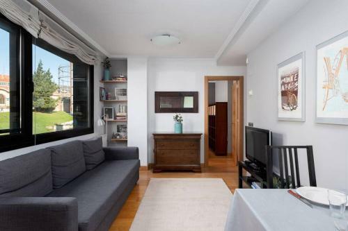 Apartamento Soleado de UNA Habitaci�n, A Pie Del Centro