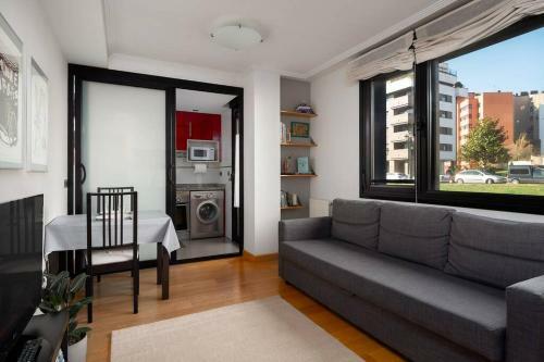 Apartamento Soleado de UNA Habitaci�n, A Pie Del Centro