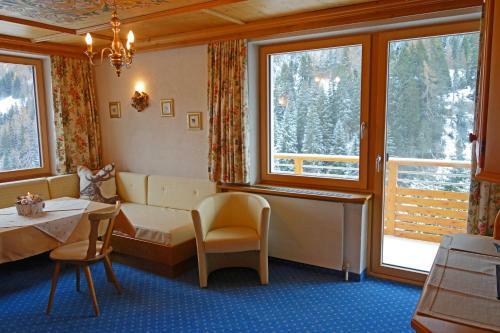 Aparthotel Alkira