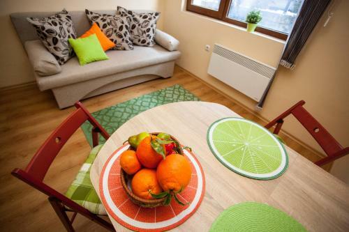 Green Orange Apartment