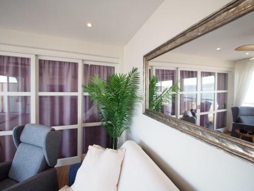 Seafront Apartment In Palam�s