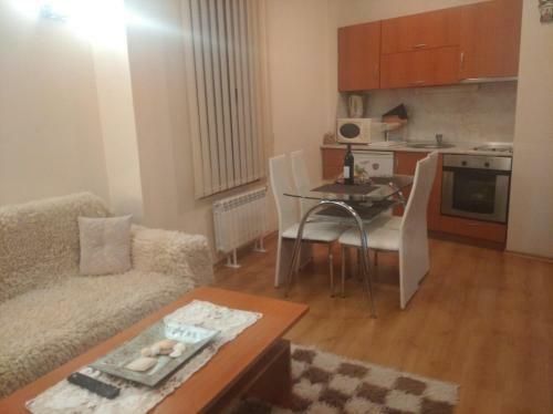 Cedar Lodge Apartment