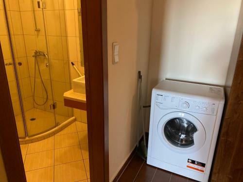 Cedar Lodge Next To Lift One Bedroom Apartment