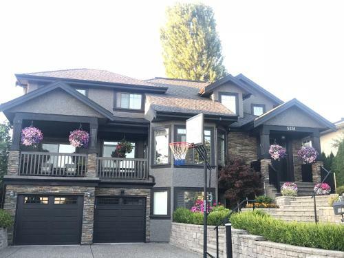 Contemporary Suite In Burnaby