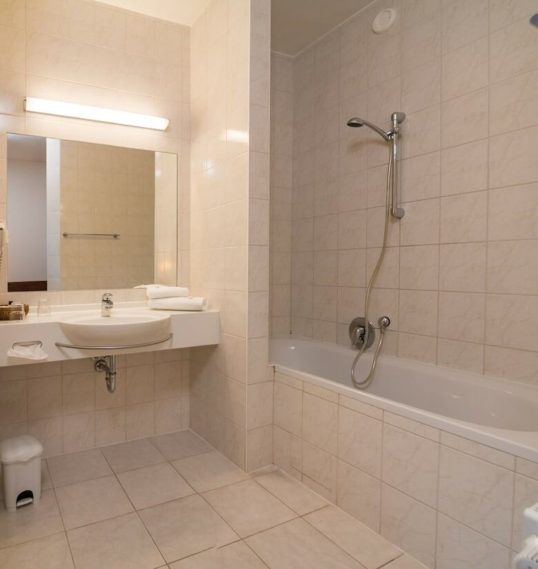 Tennis Golf Hotel H�llrigl