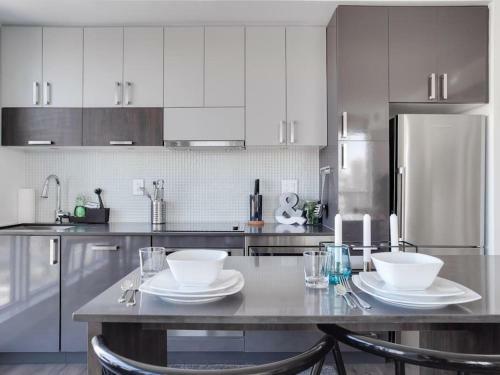 New Sweeping Views Luxury 2br Suite Pool Table, Rooftop Patio, Bbq, Coffee
