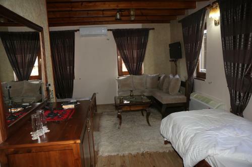 Hostal Vila Alket
