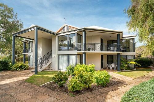 Escape To The Cape - Unit 15 At Cape View Resort