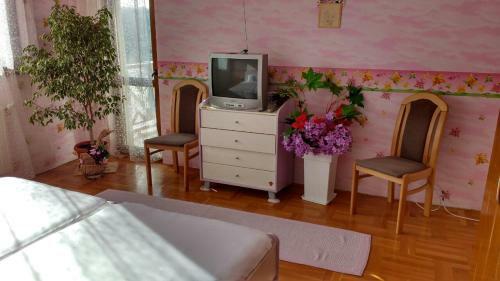 Bed & Breakfast Spacious House With Garden For A Quiet Getaway