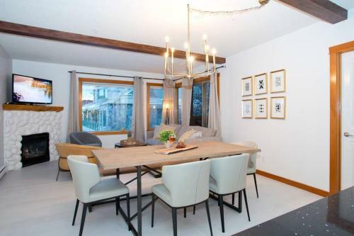 Apartamento Pinnacle Mountain View Condo 3 Bed 2 Bath Downtown Canmore