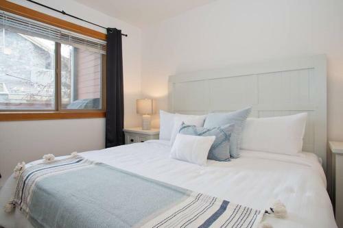 Apartamento Pinnacle Mountain View Condo 3 Bed 2 Bath Downtown Canmore