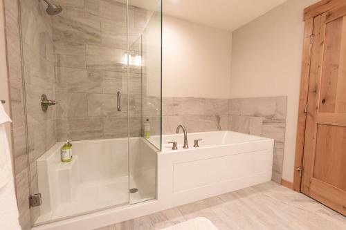 Apartamento 3 Bedroom Condo