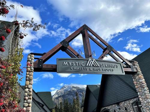 Upscale Chalet, Mystic Springs, Mountain Views, Pets Welcome