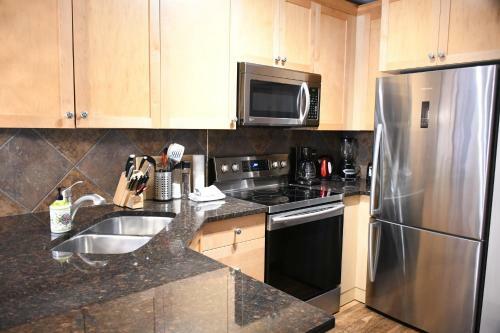 Upscale Chalet, Mystic Springs, Mountain Views, Pets Welcome