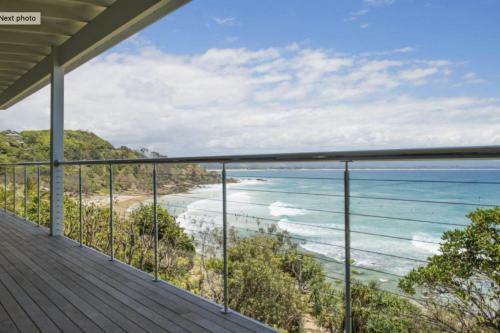 Jane's On Wategos Villa 1, 37 Marine Parade - 3 Bed Villa
