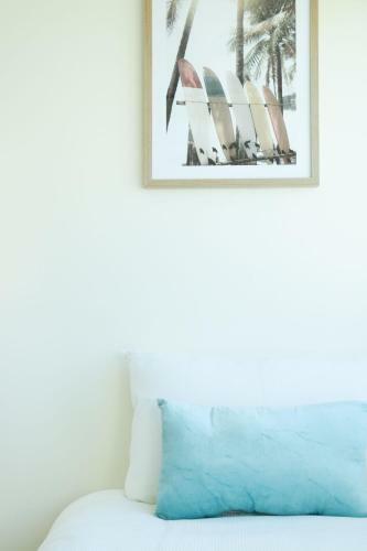 New Listing Retro Beach Style Apartment With Ocean Views