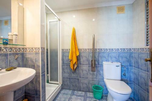 Apartamento En Edificio Torresol, 1� Linea De Playa En Nerja