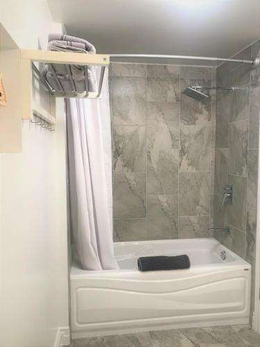 Esther's Place - Carleton Place Downtown 1br Apartment - Sleep Max5