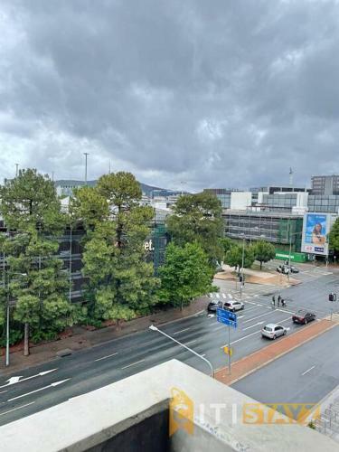 Apartamento Lavish & Oversized 1 Bd 1bth - Centre Of The Cbd
