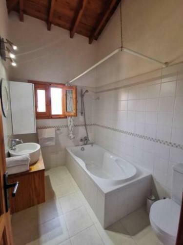 Unique Stonehouse Traditional Villa In Ayia Anna