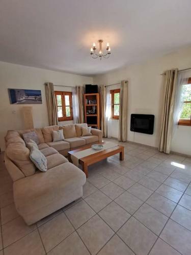 Unique Stonehouse Traditional Villa In Ayia Anna