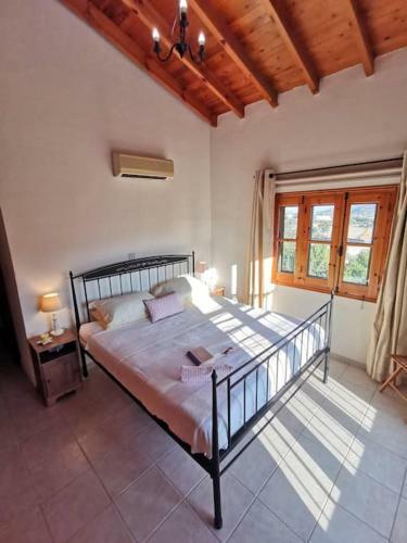 Unique Stonehouse Traditional Villa In Ayia Anna