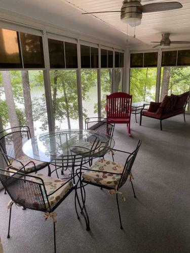 Spring Hill Lake House