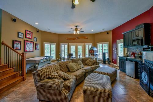 Bama Lakeside Retreat