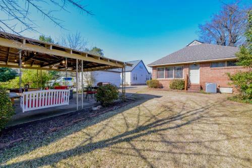 Uptown Bama House