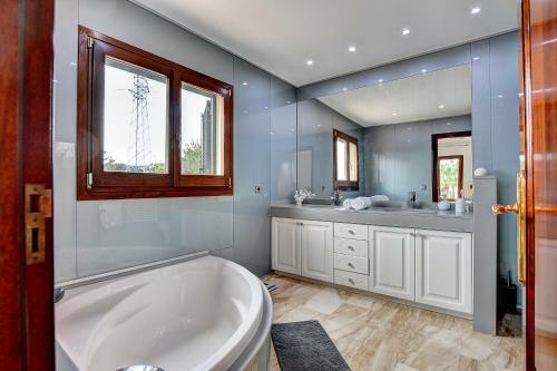 Villa Con Piscina