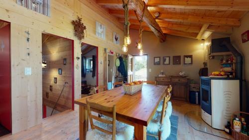 Authentic Chalet Full Of Charm, 5min. From Anz�re