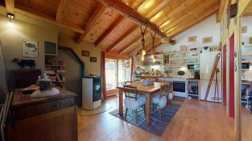 Authentic Chalet Full Of Charm, 5min. From Anz�re