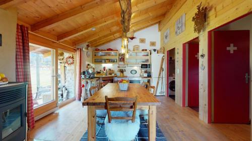 Authentic Chalet Full Of Charm, 5min. From Anz�re
