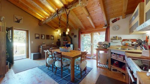 Authentic Chalet Full Of Charm, 5min. From Anz�re