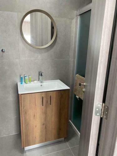 Apartamento Ellenapa Apts & Studios