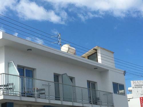Apartamento Ellenapa Apts & Studios