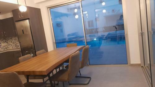 Sky Apartment On The Pool